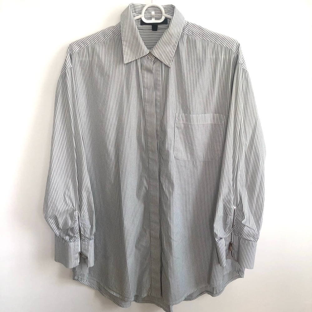 BCBG WHITE AND BLACK STRIPED BLOUSE SIZE M